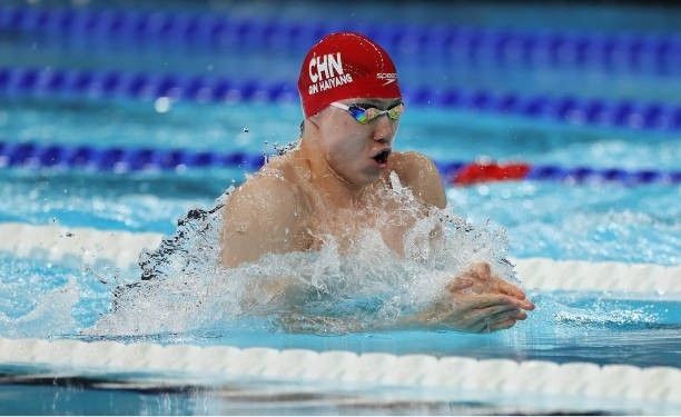 男子100米蛙泳：中国选手秦海洋以59.50秒获得第七名