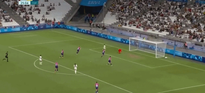 奥运女足赛报：史密斯双打普格传射威廉姆斯锁定胜局美国4-1德国连胜两场