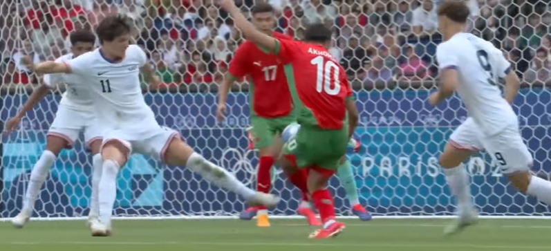 💪🏻阿克霍马奇禁区内爆射造险 美国门将奋勇扑出