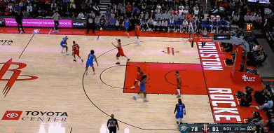 火箭队记:亚历山大第三节造了7个突破犯规 火箭仍在找平衡