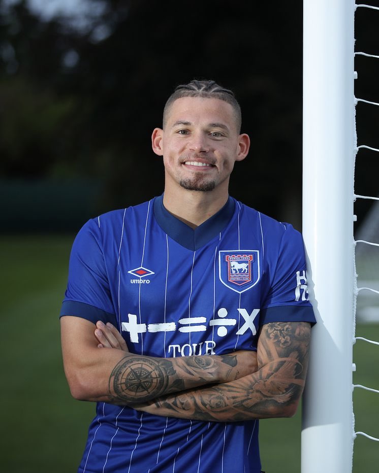 菲利普斯:利物浦是英超最出色的球队,而阿森纳最接近他们