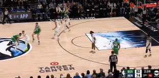 天雷勾动地火☘️塔图姆连续飚进2记三分 率队重新拉开分差